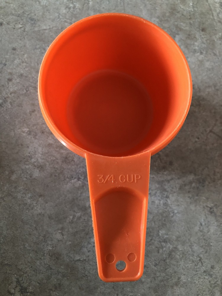 Tupperware 3/4 Cup Orange Measuring Cup used
