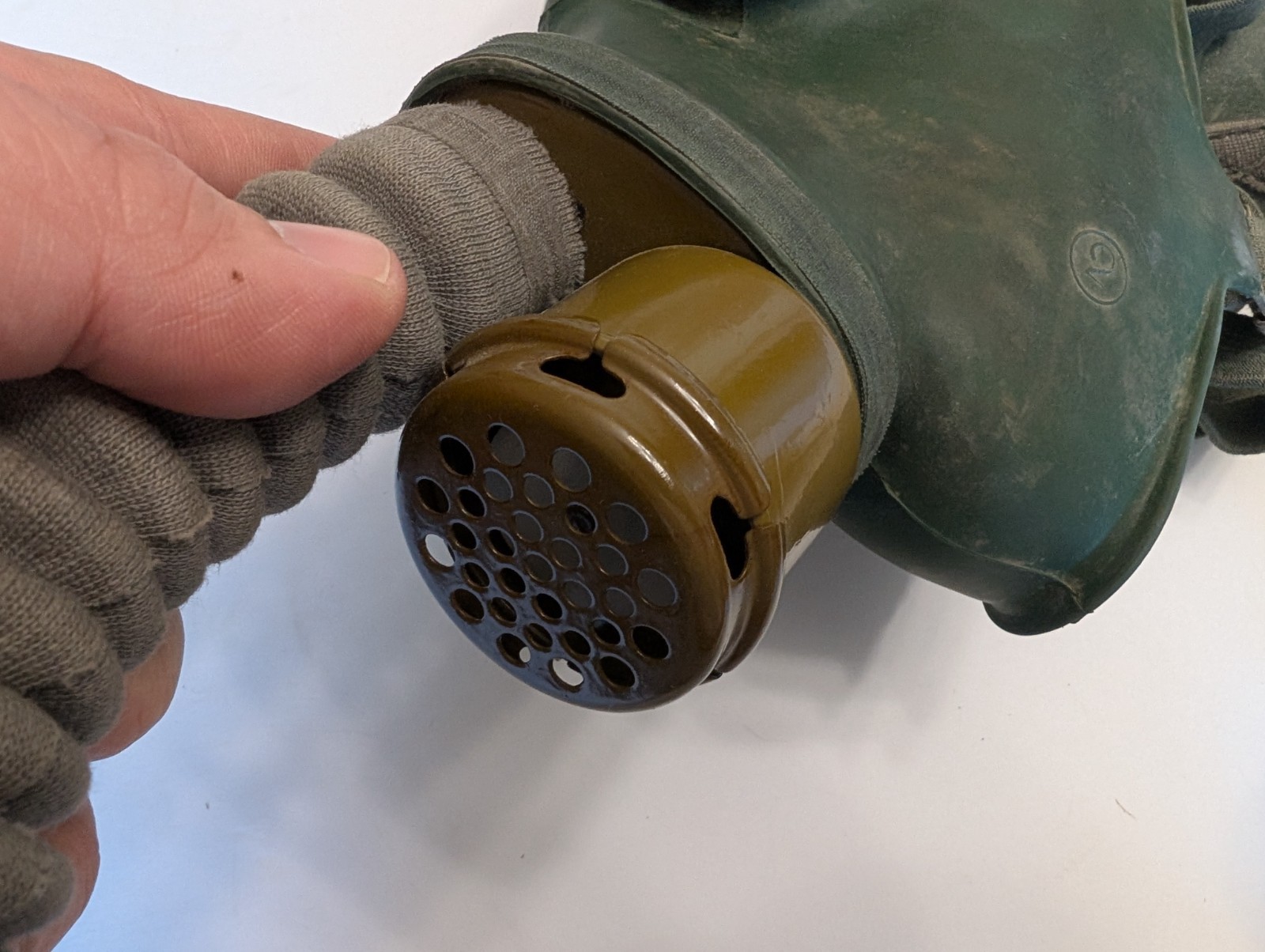 Soviet GP-4u gas mask size 2 -- IN USA