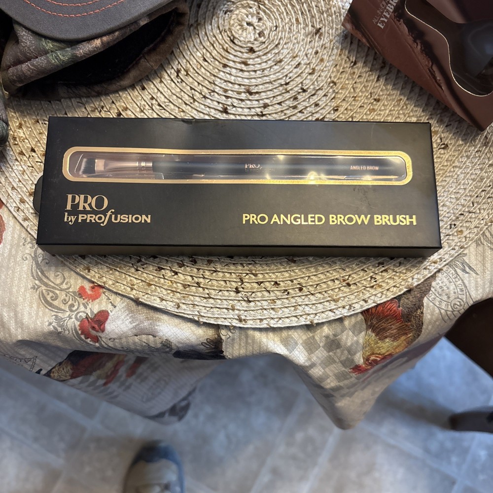Pro By Profusion Pro Angled Brow  Brush w/ Sleek Design For Precise Application