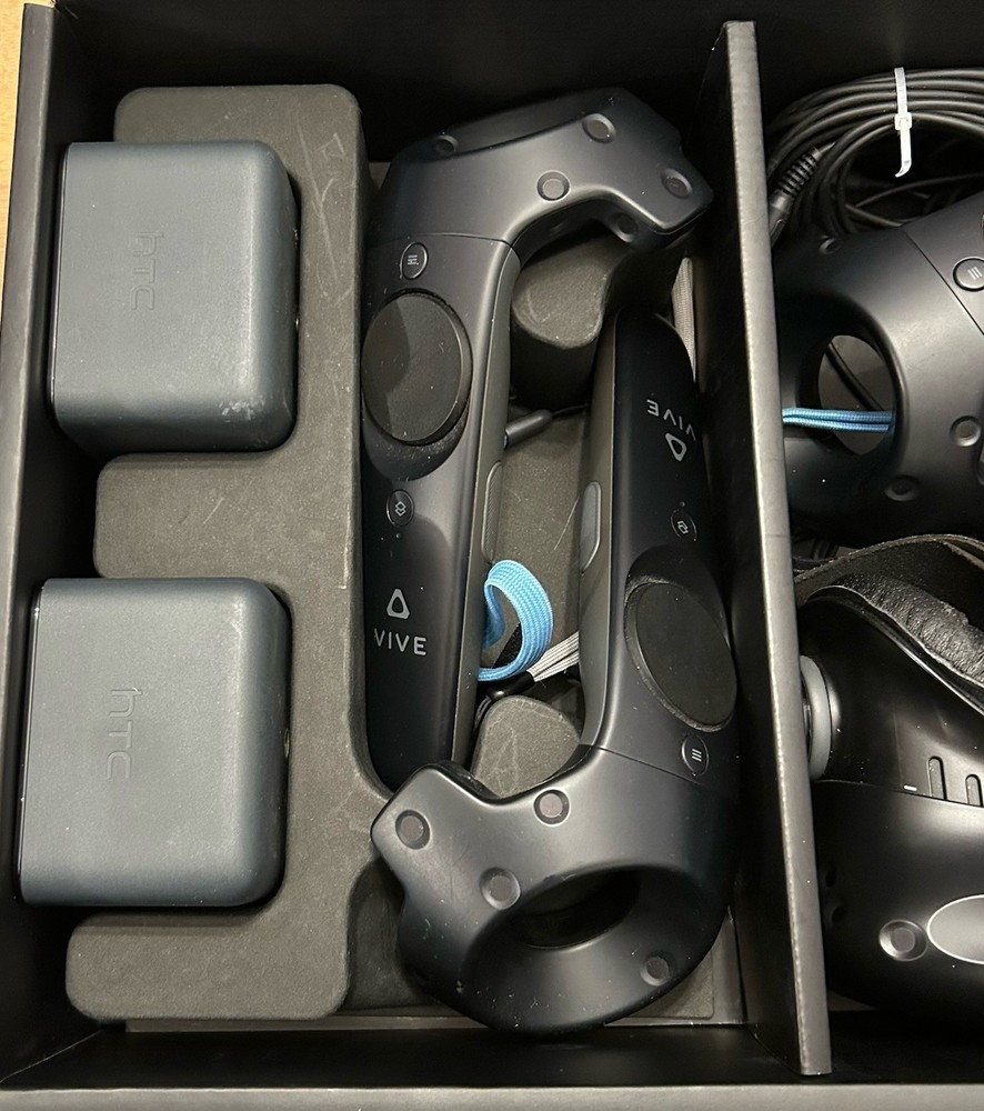HTC Vive VR Headset System PC-Based Steam Powered W/Deluxe Audio Strap & Stands