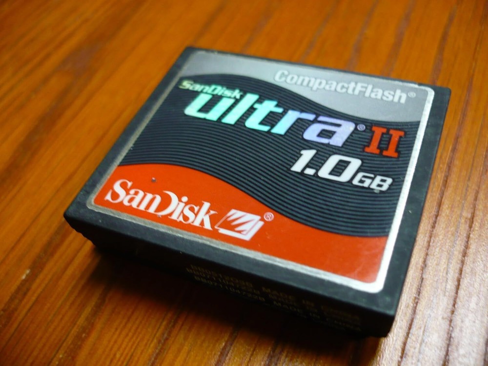SanDisk 1 GB Ultra II CompactFlash Card (SDCFH-1024-901)