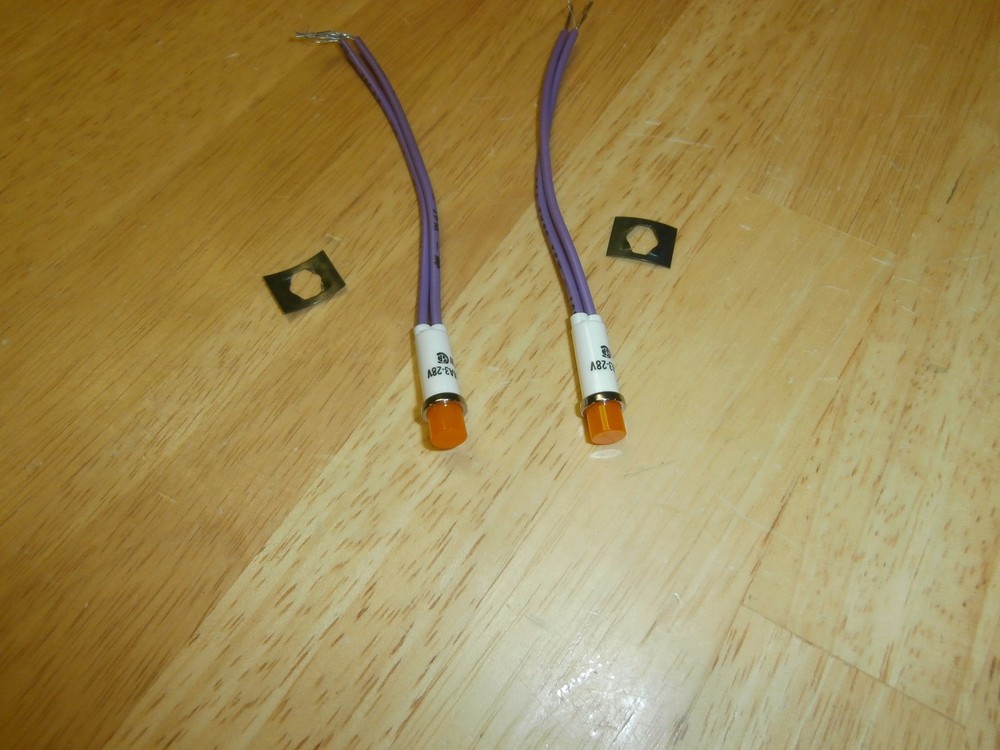Lot/2 Amber 28 Volt Indicator Panel Light/Lamp, Wire Leads,NOS