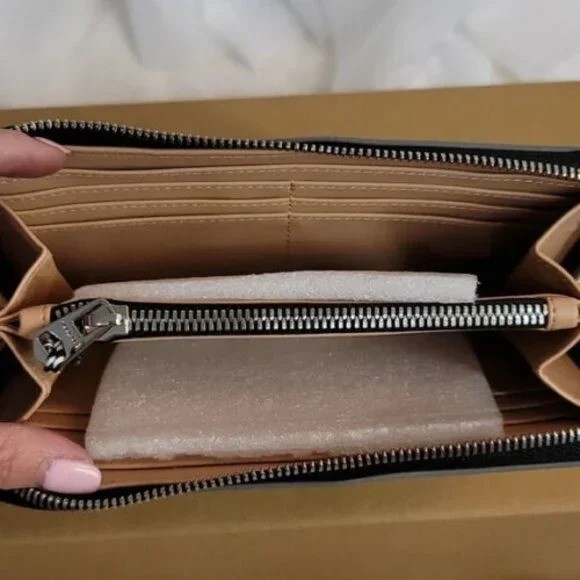 THACKER Zip-Around Wallet - Avery - Silver