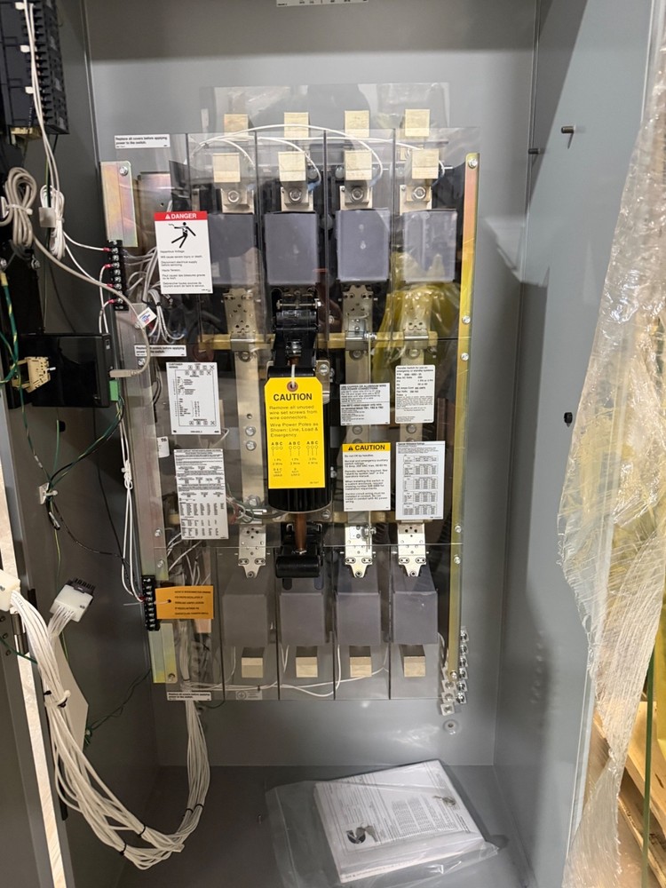 800A 208V Cummins OTECD Automatic Transfer Switch - E23M240584