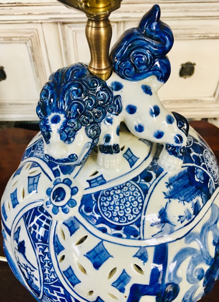 Table Lamp Asian Motif Foo Dog Blue & White Signed