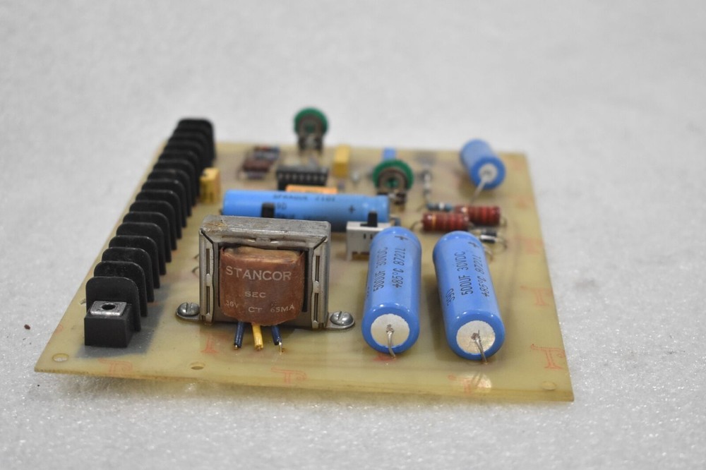 GENERIC 320-081 REV 1 PRINTED CIRCUIT BOARD