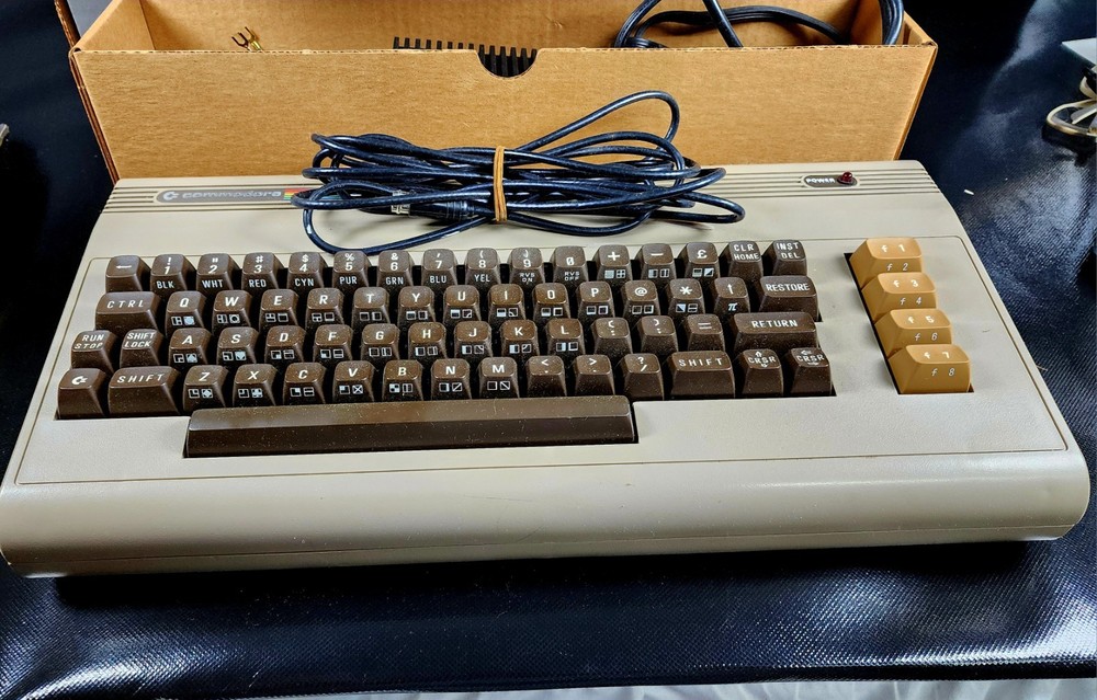 Vintage Commodore 64 Computer C64 In Original Box w/ Inserts & Cables, Powers Up