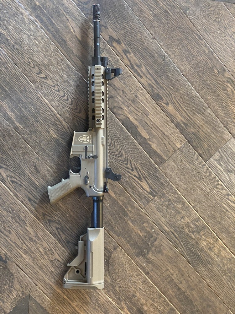 Elite Force CFR Airsoft M4 ( Starter Pack)