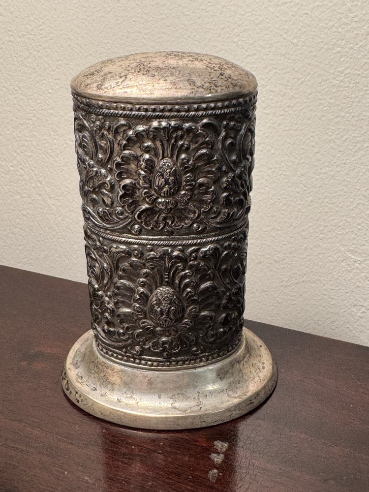 Beautiful Ornate 800 Silver Table Top Lighter!