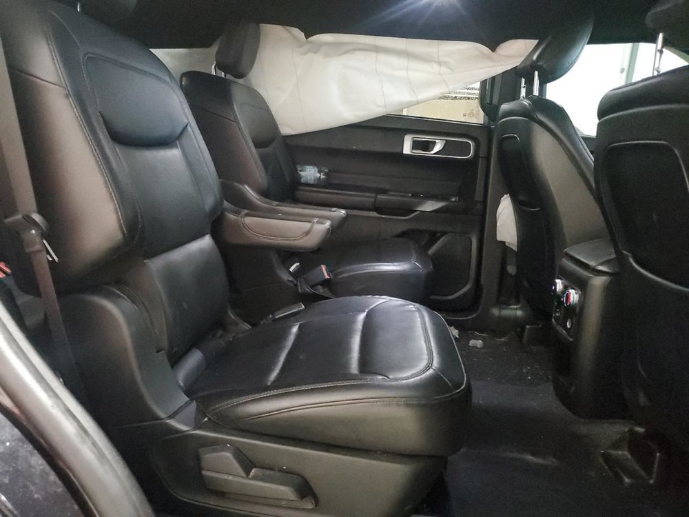 EXPLORER 2020 Glove Box 4937097