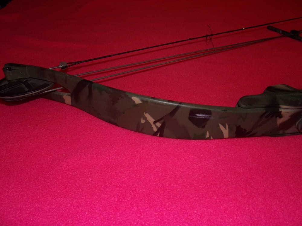 PSE Fast Flight Compound Bow