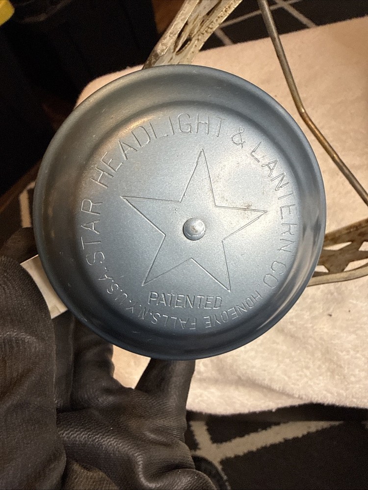2 VINTAGE STAR RAILROAD HEADLIGHT & LANTERNS BOTH ARE UNTESTED