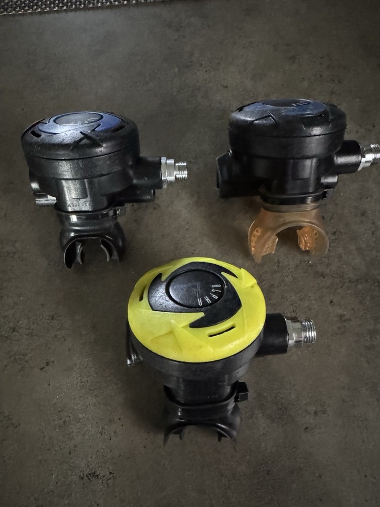 Oceanic scuba second stage regulators