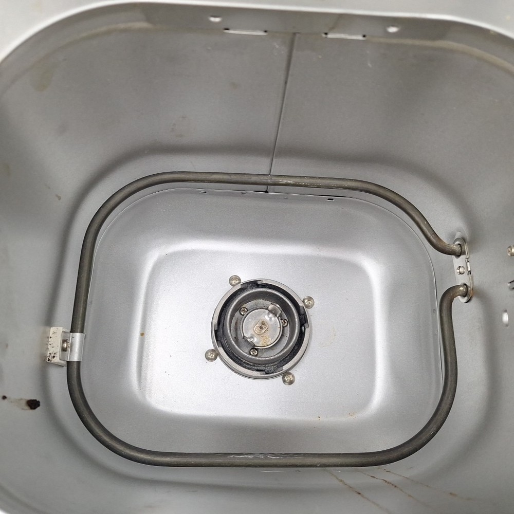 Cuisinart CBK-100 Automatic Bread Maker – Programmable Machine with Pan & Paddle