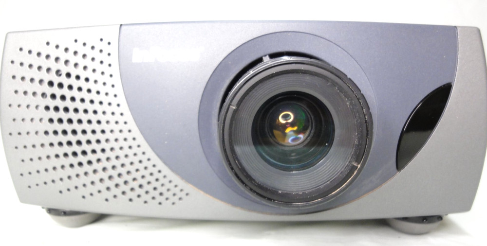 InFocus LP260 SVGA Digital Multimedia Projector WORKING