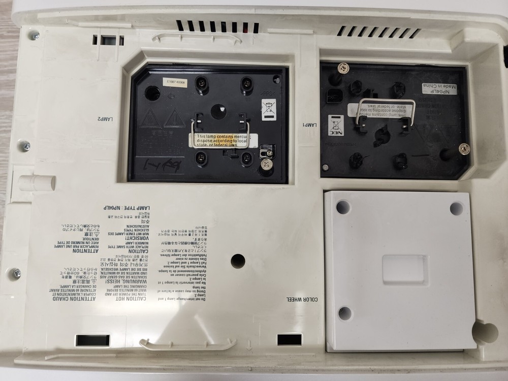 NEC NP4001 DLP HD Widescreen Projector Tested Working