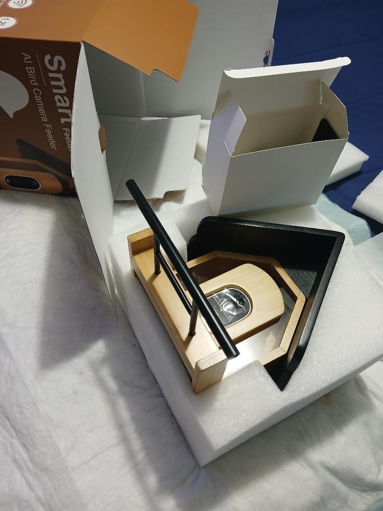 Smart bird feeder AI Bird Feeder