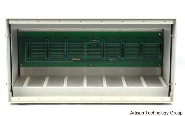 Modular Instruments M200 Amplifier Mainframe