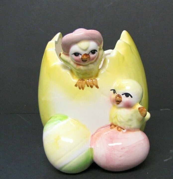 Easter Chicks Eggs in a Cracked Egg Planter - Planters n' Things