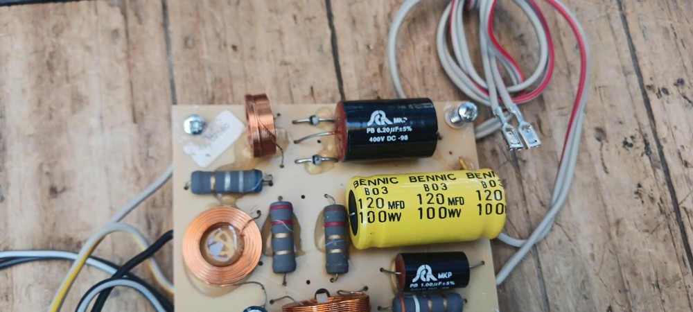 Infinity DELTA 50 CROSSOVERS PAIR VINTAGE