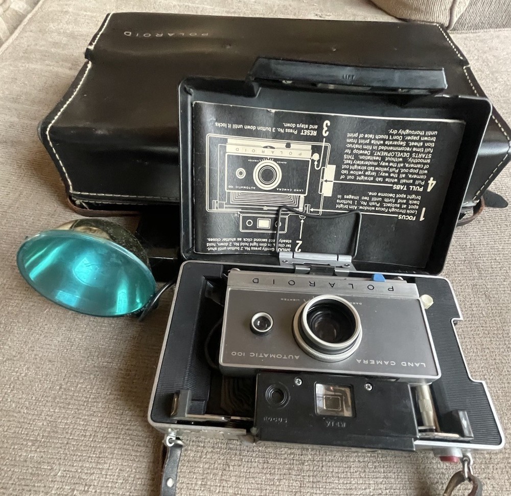 Vintage Polaroid Land Camera Automatic 100 w/ Case & Flash Untested 1960s Untest