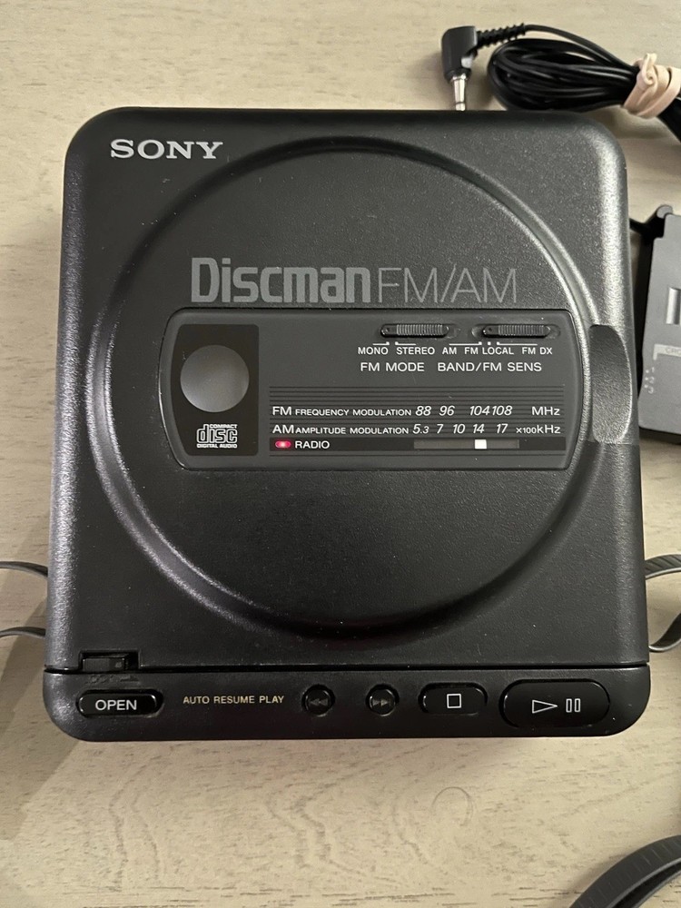 Sony D-T2 Discman FM/AM CD Compact Player
