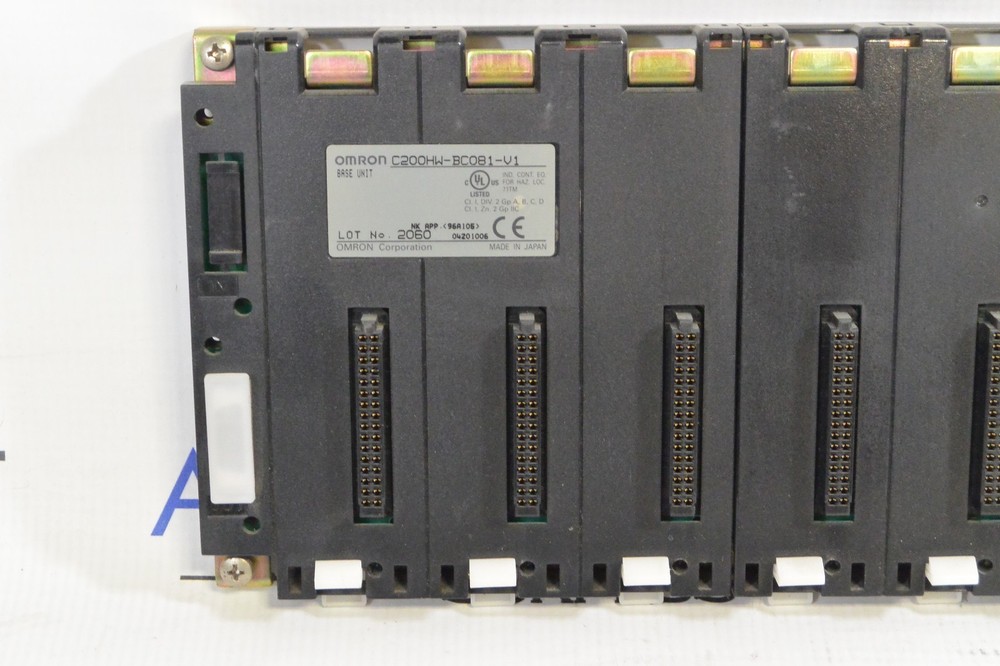 OMRON C200HW-BC081-V1 BASE UNIT