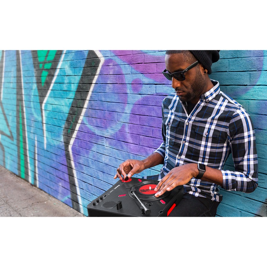 Numark Portable Turntable with DJ Scratch Switch (pt01scratch)