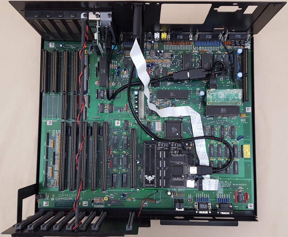 BLACK Vampirized Commodore Amiga 2000 A2000 Desktop Computer 68080@85mhz Vampire