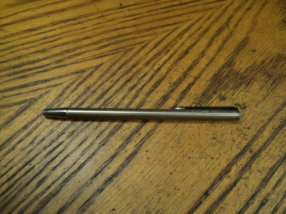 Vintage Emphasis Pointer Pocket Pointer   Expands to 25-3/16"    Japan