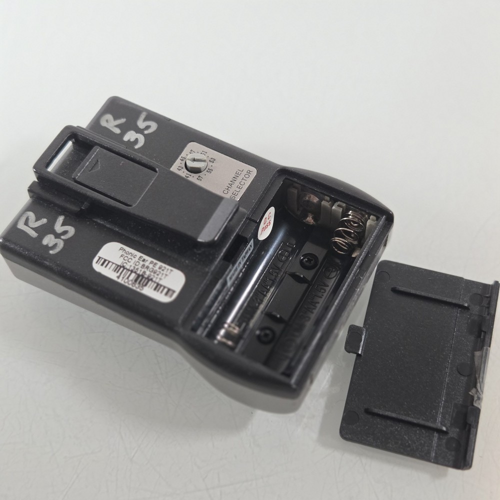 4 Bodyworn Transmitter 921T Radium 216MHz Phonic Ear UNTESTED - 1 DOESNT TURN ON