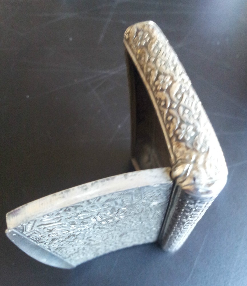 ANTIQUE STERLING SILVER SNUFF BOX