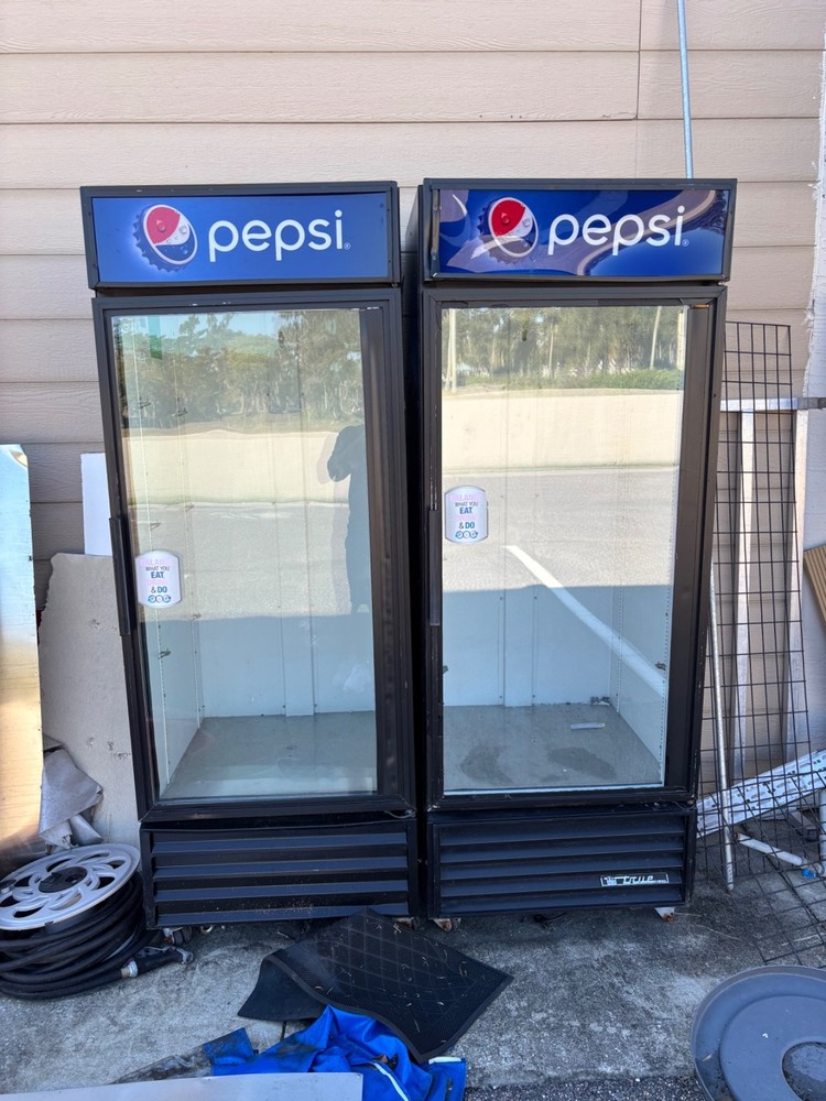true reach in cooler