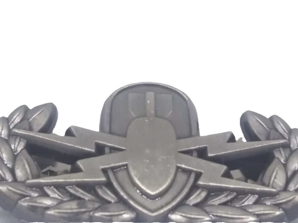 United States Army EOD Basic 1.25 inches Lapel Pin P14157
