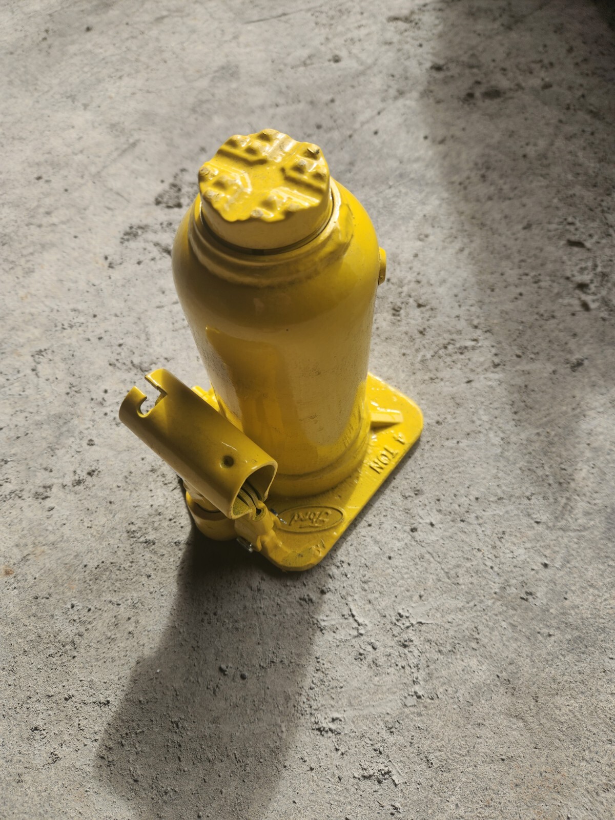 Ford Super duty 4 TON Bottle Jack OEM YELLOW