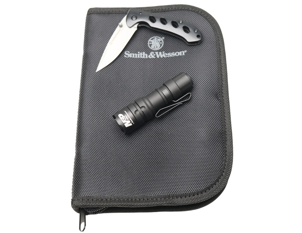 Smith & Wesson Soft Black Case w/ Knife & Light