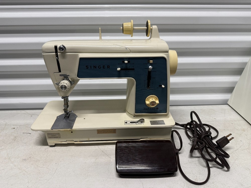 Singer Touch & Sew Special Zig-Zag Model 638 Sewing Machine