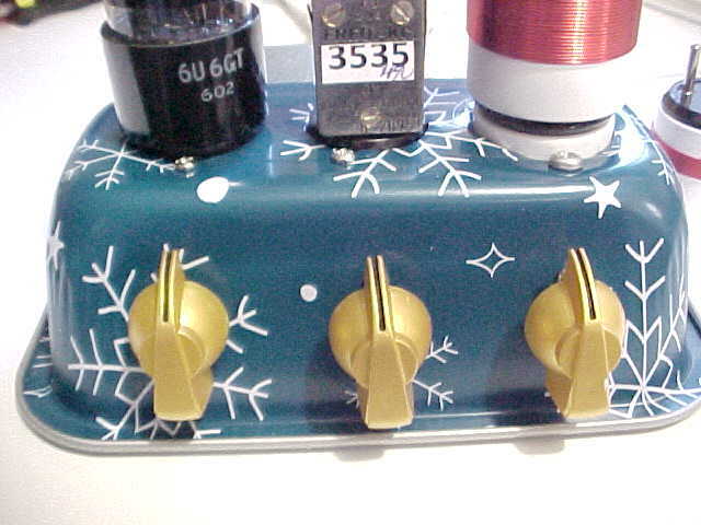 VARIABLE POWER OUT QRP CW TRANSMITTER FOR THE 80/40 METER HAM BANDS