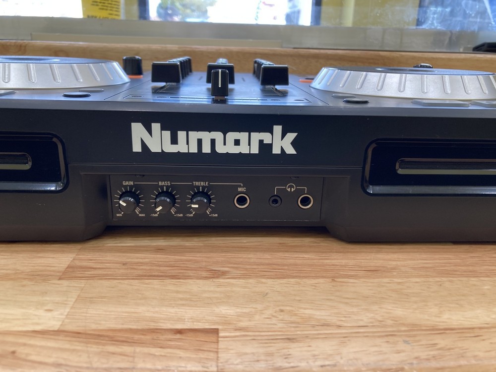 Numark Mixdeck Express Double Deck DJ Controller Built-in Mixer USB Effects