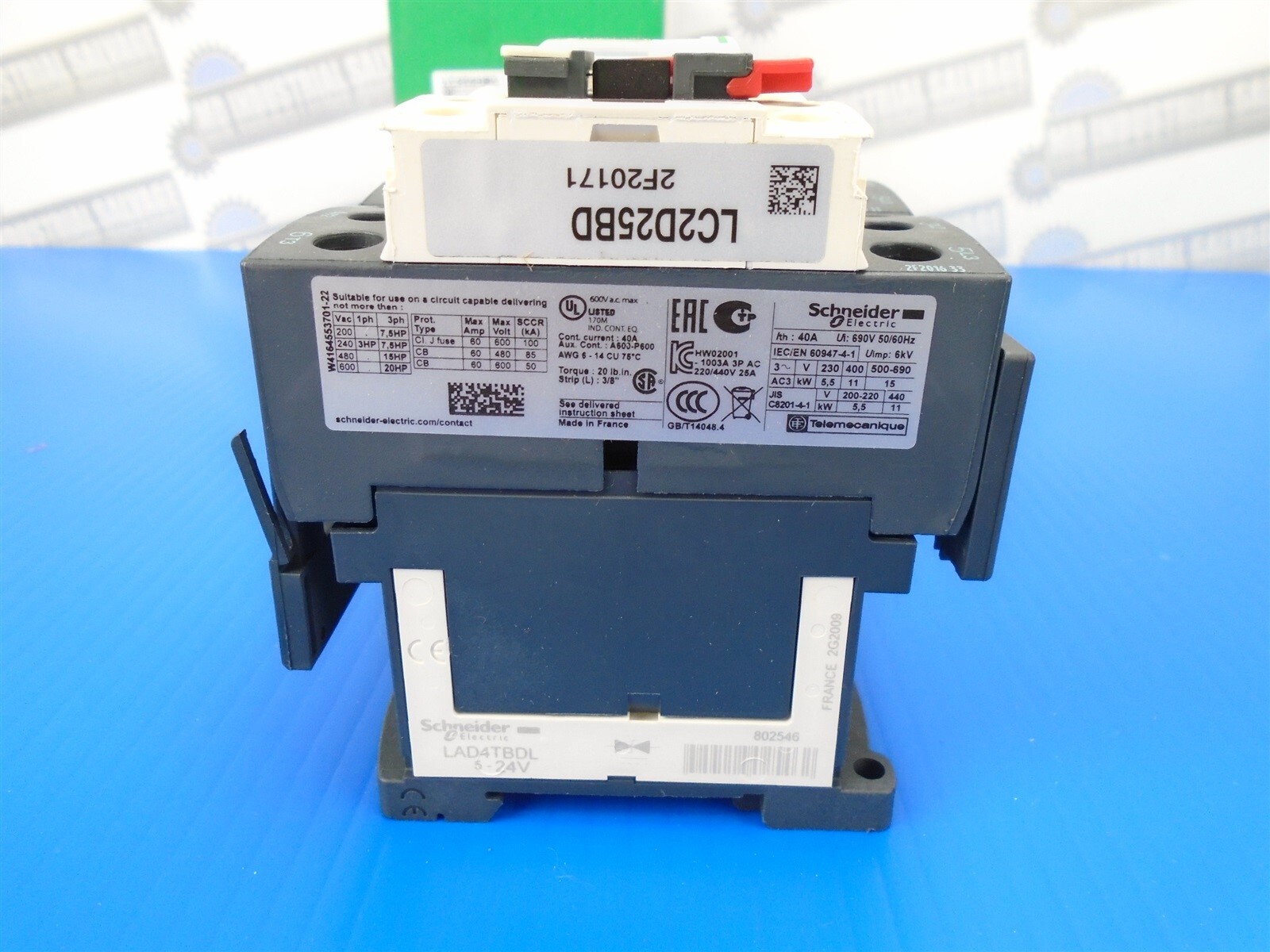 Schneider TeSys - LC2D25BD - 24V REVERSING CONTACTOR - 120-480V - 40A - 2-15 HP