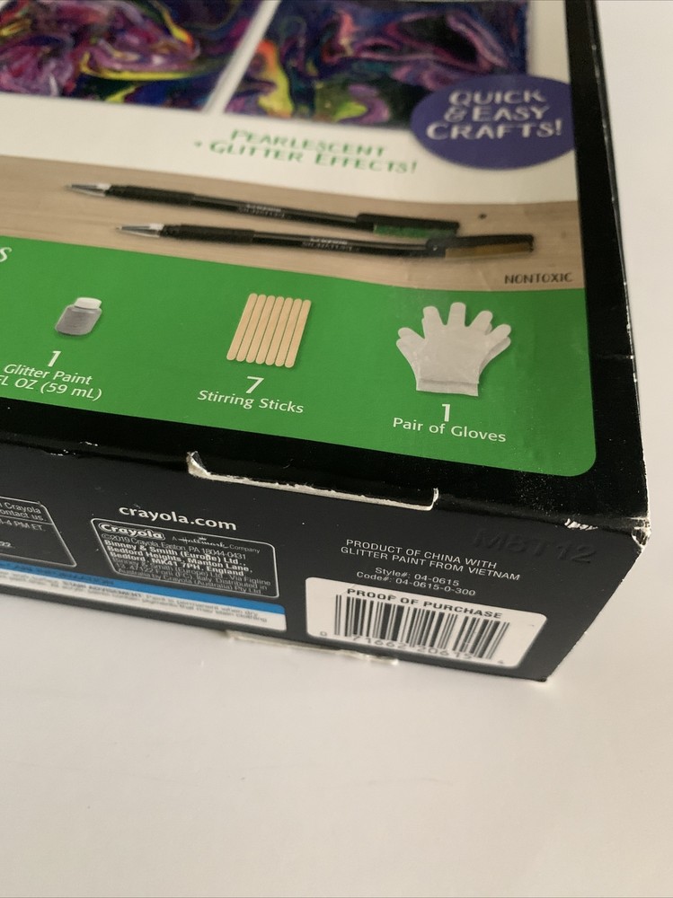 NIB Crayola Paint Pour Canvas Art Kit