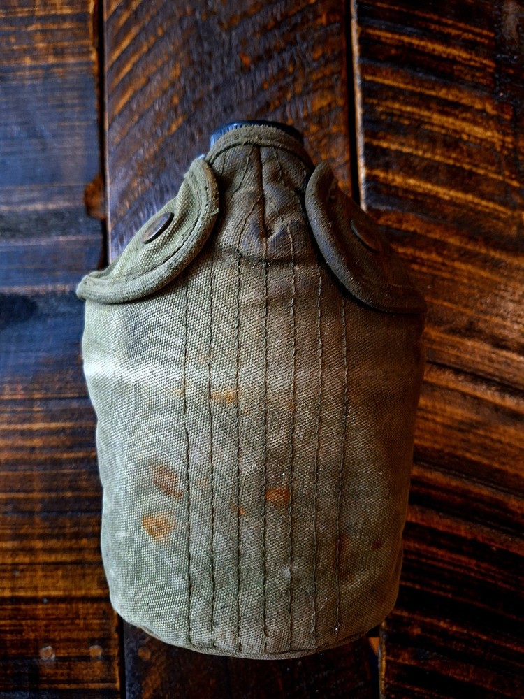 WW ll US MILITARY ISSUE CANTEEN