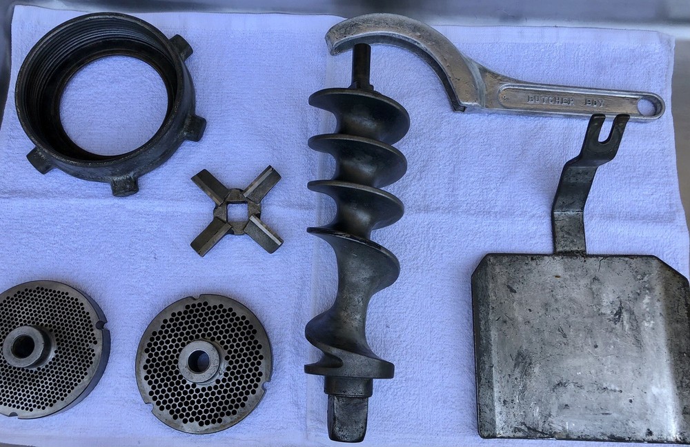 BUTCHER BOY A52 MEAT GRINDER