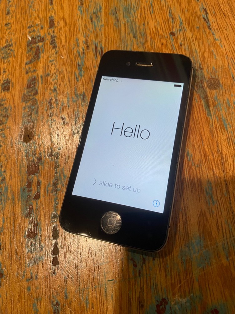 old apple iphones/ipod multiple items bundle