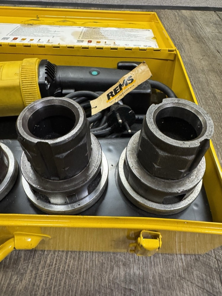 REMS Amigo Pipe Threader 230v + 4 Threaders
