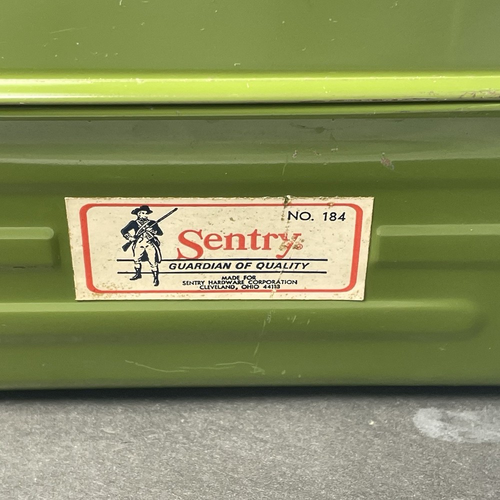 Vintage Sentry #184 Tool Box , Green