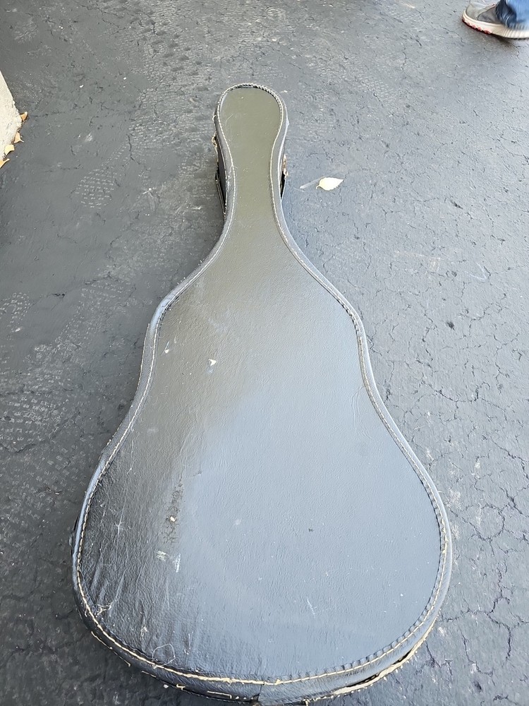 egmond guitar With Case. Used