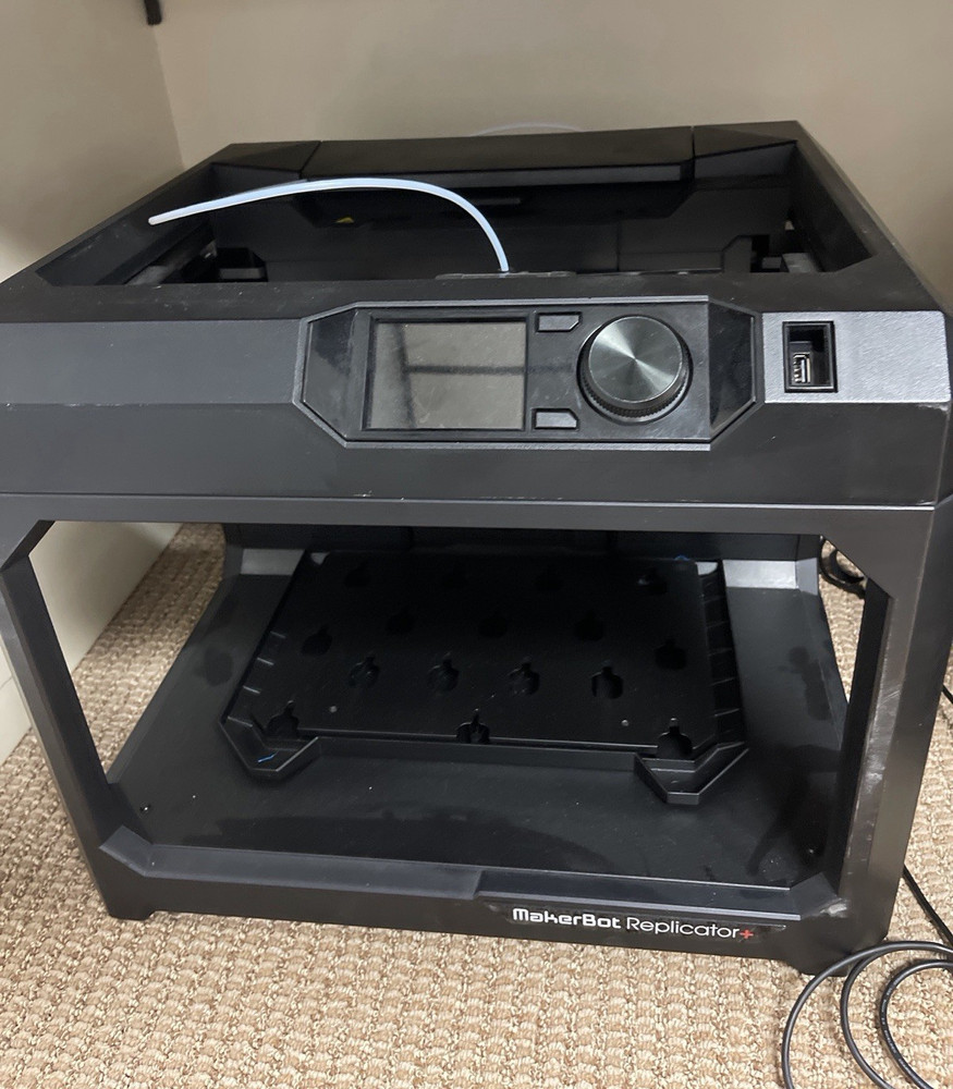 MakerBot Replicator+ 3D Printer working with extruder!!