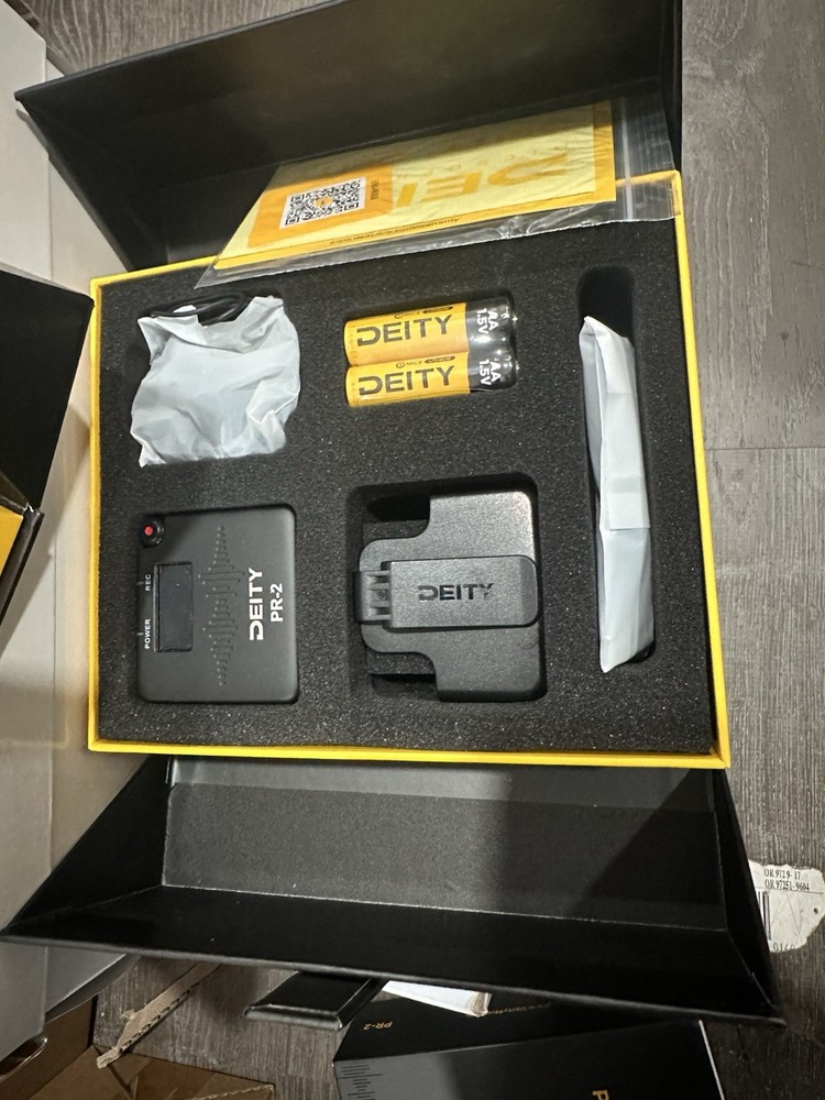 Deity PR-2 Pocket 32-Bit Float Audio Recorder Lavalier Mic Bluetooth Control