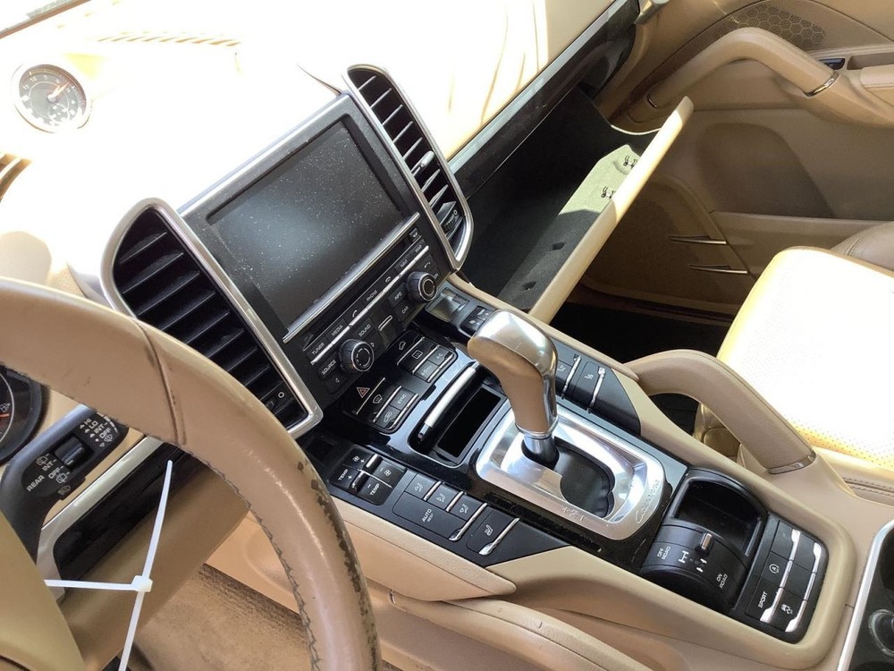 CAYENNE 2014 Glove Box 4589618